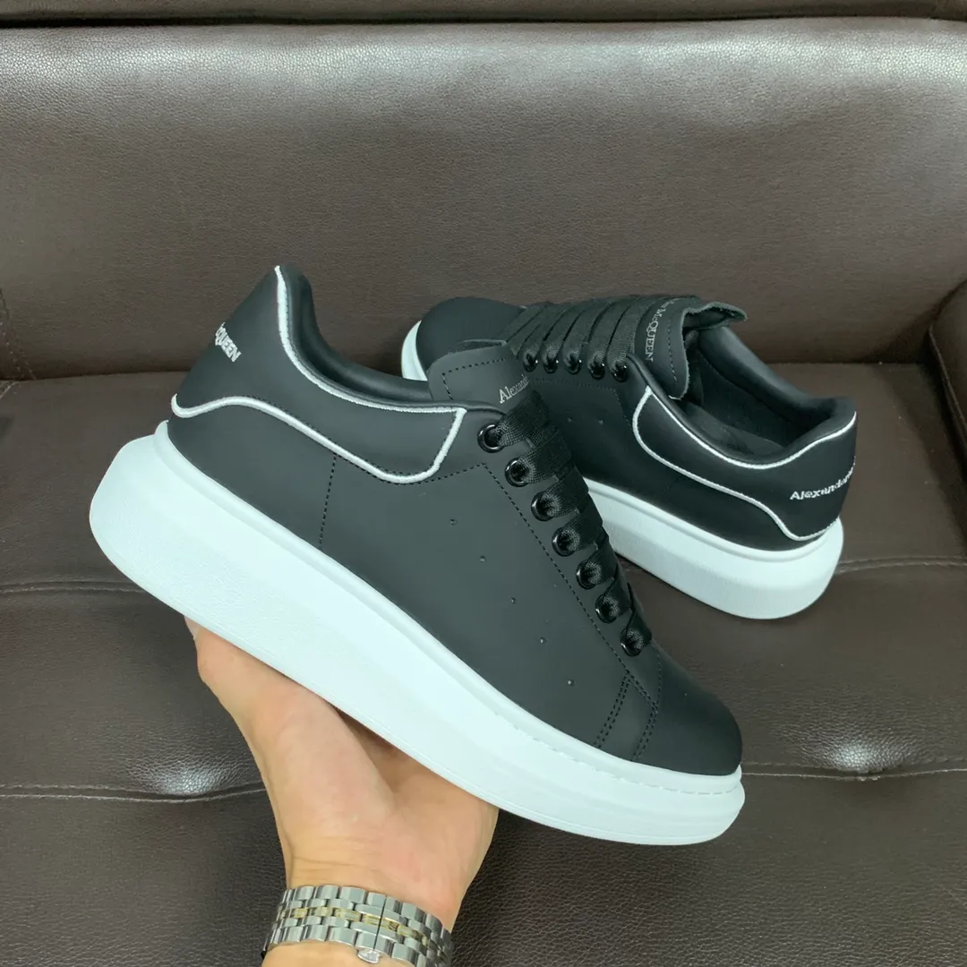 👟👟Ex-factory price 560👟👟 Professional McQueen factory. Top version. Couple style 👫 Alexander McQUEEN high version has been upgraded to the highest quality again✅ 💪McQueen Spring, Summer, Autumn and Winter top version Purchasing level✅ Recruiting national online and offline agents to join 🤝 🏆Fabric: Original materials imported from Italy. Texture, water-resistant and non-discoloring 🏆Inner lining: ️A-grade Italian imported lining resistant to dirt, sweat-absorbent, breathable and comfortable 🏆Foot pads: top-grade imported Italian super-soft cowhide leather 🏆Outsole: PU+counter 1:1 🏆Shoe box: original white box. Plus white flip cover for double-layer protection. Cloth bag. Handbag. Certificate of 1:1 mold opening, 4-piece set. Delivered with a pair of shoelaces. 🖕🏿🖕🏿🖕🏿 You can choose any pair of shoelaces in any color of our factory 🏆Code number: women's 34-41. men's 38-46 🏆Special remarks (women's code 34.40.41, men's code 38.45.46 is customized, no returns or exchanges) Win-win cooperation 🤝